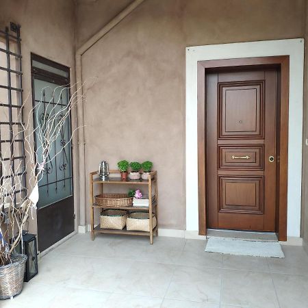 Olive Tree Cottage 2 เนอาเปรามอส ภายนอก รูปภาพ