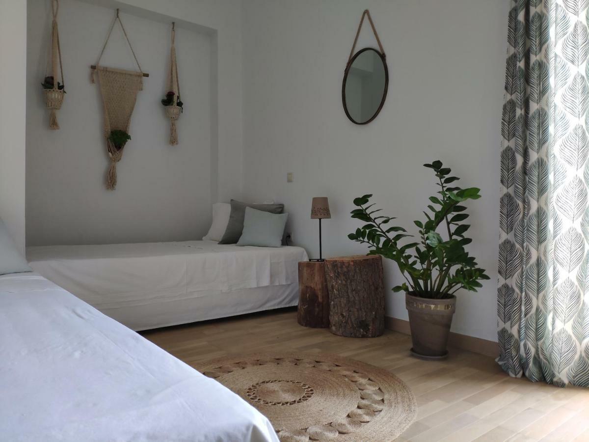 Olive Tree Cottage 2 เนอาเปรามอส ภายนอก รูปภาพ