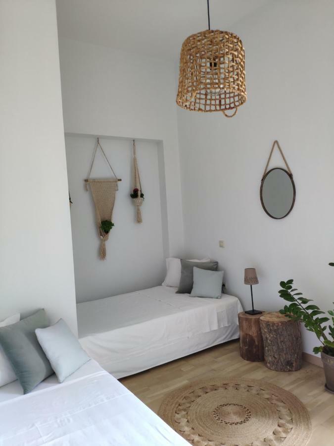 Olive Tree Cottage 2 เนอาเปรามอส ภายนอก รูปภาพ