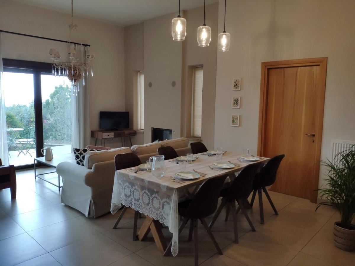 Olive Tree Cottage 2 เนอาเปรามอส ภายนอก รูปภาพ
