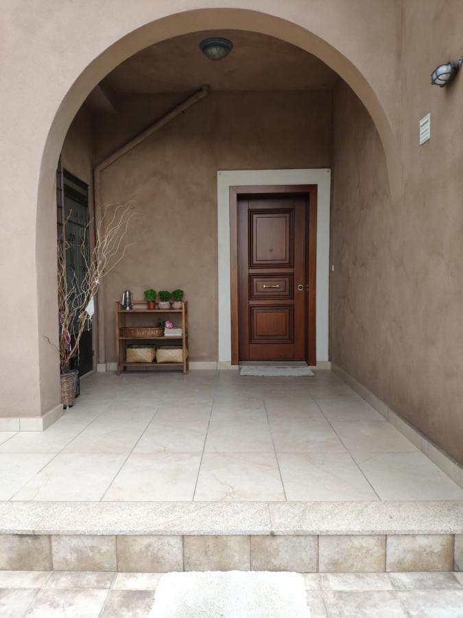 Olive Tree Cottage 2 เนอาเปรามอส ภายนอก รูปภาพ