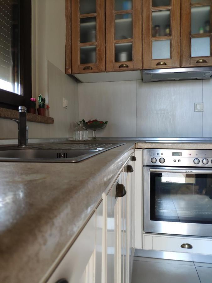 Olive Tree Cottage 2 เนอาเปรามอส ภายนอก รูปภาพ